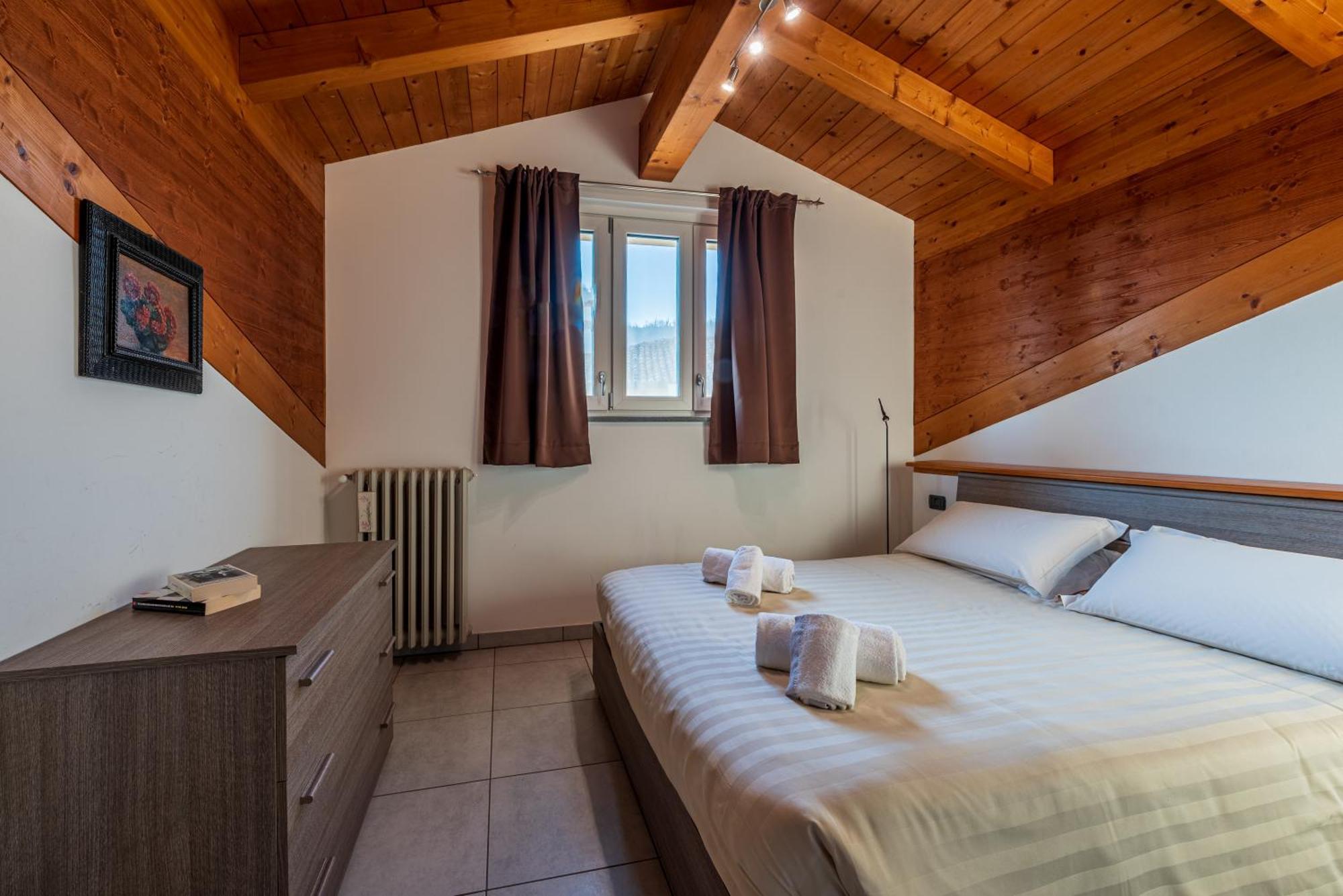 In Piazzetta Holiday Apartments, Barolo Exterior foto